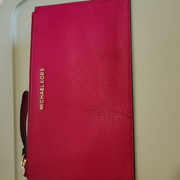 MICHAEL Michael Kors large zip clutch leather in fuschia - Picture 3 of 6